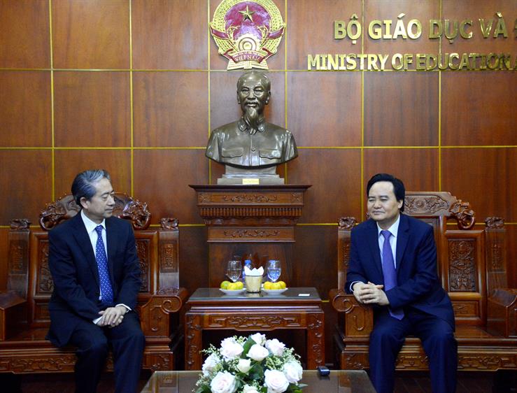 Bộ trưởng Phùng Xuân Nhạ tiếp Đại sứ Trung Quốc tại Việt Nam
