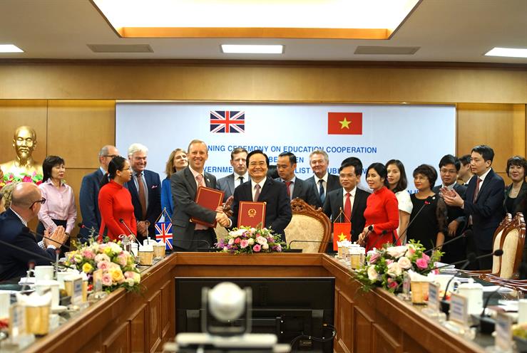 Ký kết biên bản ghi nhớ hợp tác giáo dục Việt Nam - Vương quốc Anh
