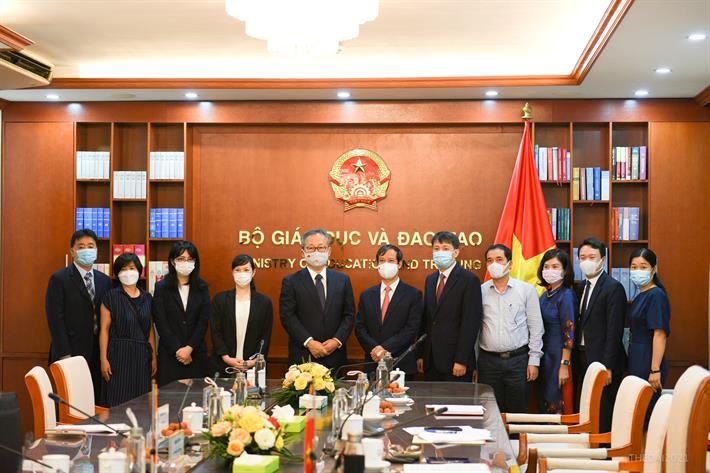 Bộ trưởng Nguyễn Kim Sơn tiếp Đại sứ các nước: Lào, Nhật Bản, Singapore