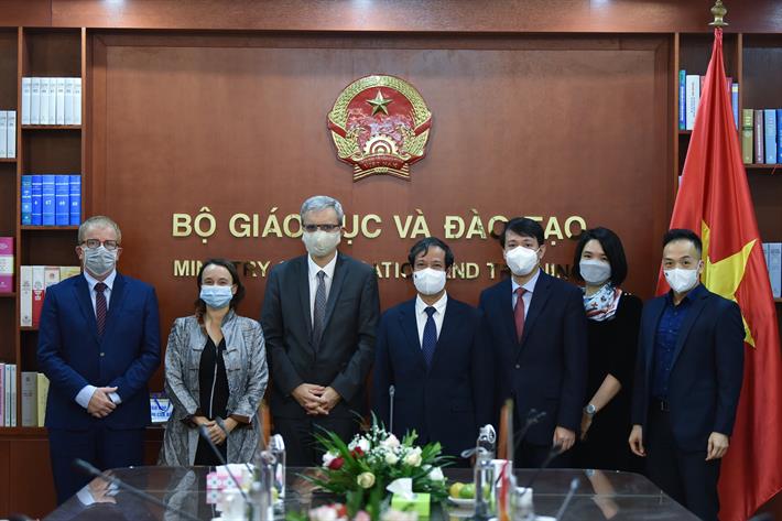 Bộ trưởng Nguyễn Kim Sơn tiếp Đại sứ Cộng hòa Pháp tại Việt Nam