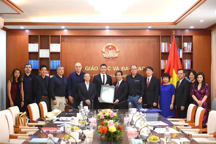Tăng cường kết nối, thúc đẩy hợp tác giáo dục Việt Nam - Thụy Sĩ, Việt Nam - Đức