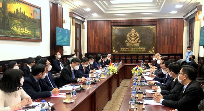 Hội nghị bàn tròn về hợp tác giáo dục đại học Việt Nam - Campuchia
