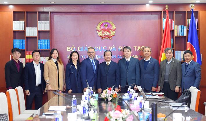 Bộ trưởng Nguyễn Kim Sơn làm việc với Tập đoàn Intel