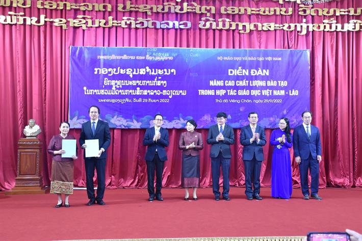 Diễn đàn nâng cao chất lượng đào tạo trong hợp tác giáo dục Việt Nam - Lào