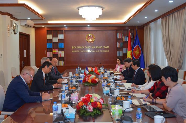Bộ trưởng Nguyễn Kim Sơn tiếp Đại sứ Cộng hoà Pháp tại Việt Nam