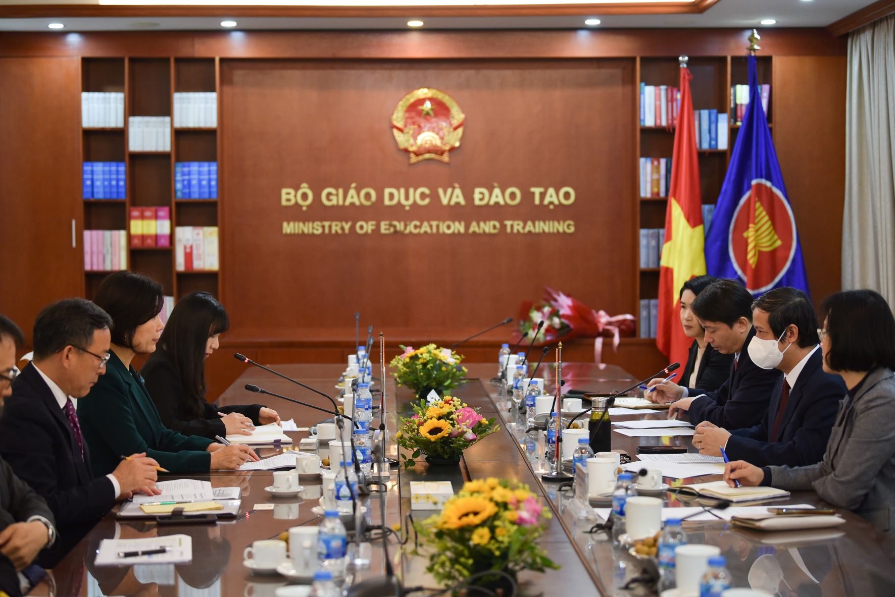 Bộ trưởng Nguyễn Kim Sơn tiếp Đại sứ Hàn Quốc tại Việt Nam