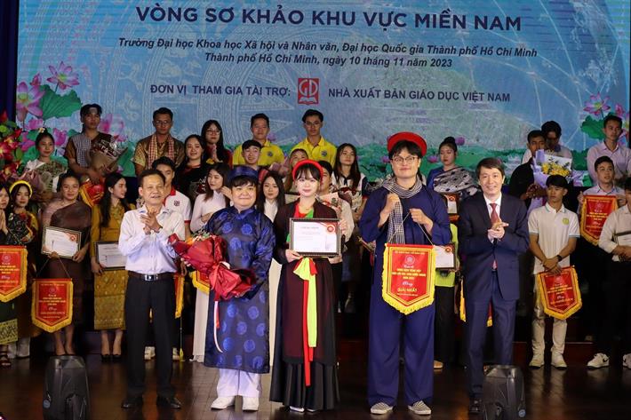 Lưu học sinh nước ngoài thi hùng biện tiếng Việt: Lan toả tình yêu Việt Nam