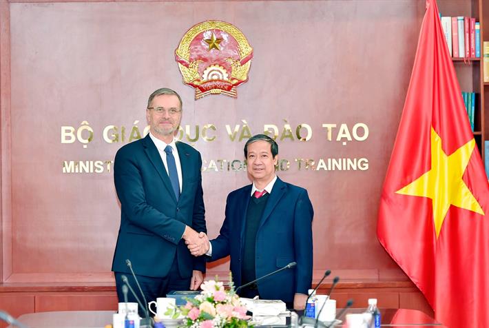 Bộ trưởng Nguyễn Kim Sơn tiếp Đại sứ Pháp tại Việt Nam